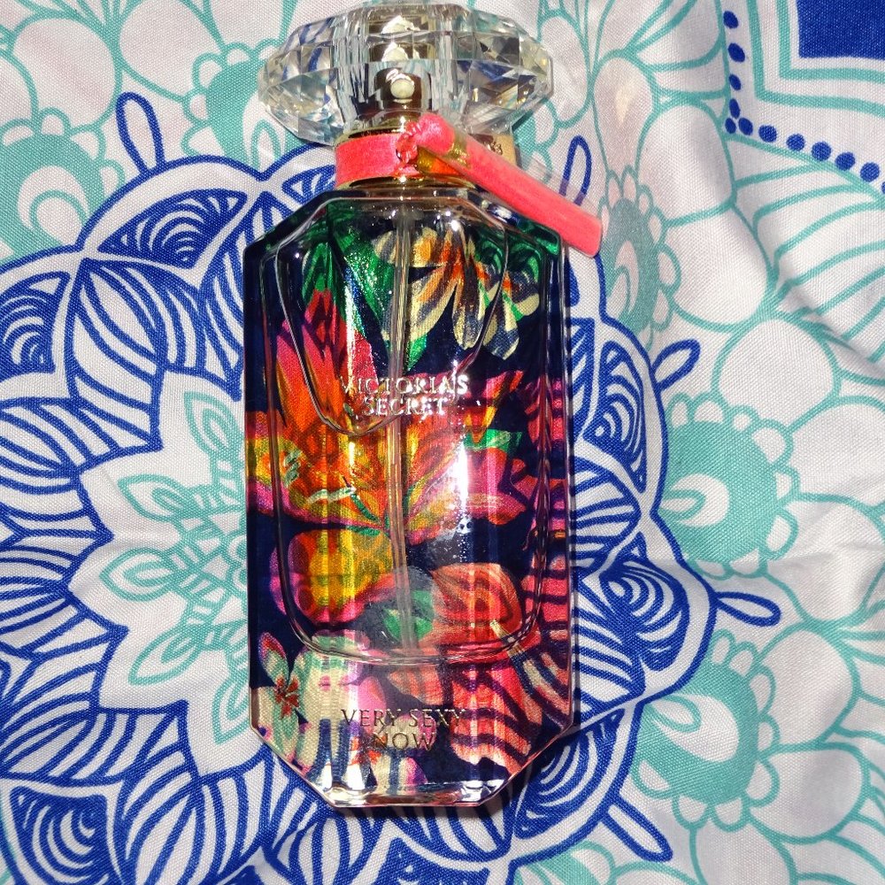 Victoria's Secret Very Sexy Now fragrance